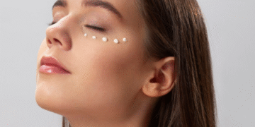 Schönheit von innen: Wie Ernährung und Lifestyle deine Haut beeinflussen